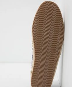 Pier One Prix Équitable RENA ESPADRILLE UNISEX - Espadrilles chaussures basses rond -magasin Pier One 0038a2c157694973aa4a17db0ae59056