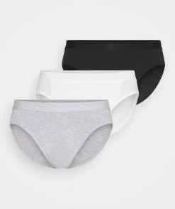 Pier One Rabais 3 PACK - Slip sous-vêtements normale homme -magasin Pier One 01e555ac6ec245cdad8d015b9af4287a 1