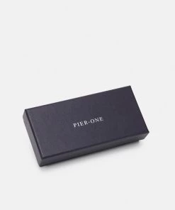 Pier One Vendre SET - Noeud papillon pochettes de costume floral homme -magasin Pier One 03afcd2bd0ab45e8a2c6305a31a46670