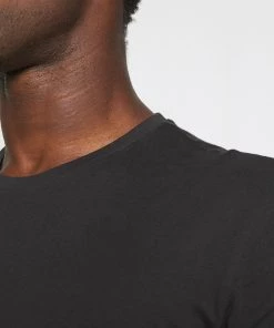 Prix Gelé Pier One 3 PACK - T-shirt basique t-shirts col rond homme 27 Prix Gelé Pier One 3 PACK - T-shirt basique t-shirts col rond homme -magasin Pier One 04cd6e61680f434c97b57d78f55241fd