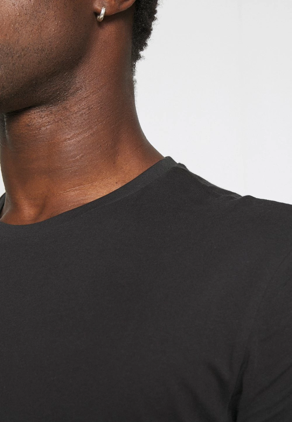 Prix Gelé Pier One 3 PACK - T-shirt basique t-shirts col rond homme 10 Prix Gelé Pier One 3 PACK - T-shirt basique t-shirts col rond homme – Image 8