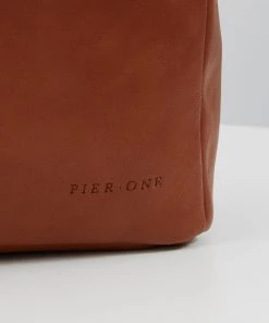 Discount En Ligne Pier One UNISEX - Sac à dos sacs fermoir aimanté 18 Discount En Ligne Pier One UNISEX - Sac à dos sacs fermoir aimanté -magasin Pier One 04e9ef98a91a44358595383ff3206ea8