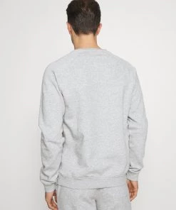 Pas Cher Pier One SET - Survêtement joggings & survêtements normale homme 12 Pas Cher Pier One SET - Survêtement joggings & survêtements normale homme -magasin Pier One 071369e3a18d4a998e9911ad8c0c6e8e