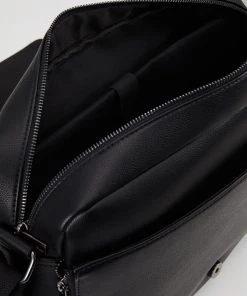 Pier One Meilleur Prix Garanti Sac bandoulière sacs compartiment pour pc portable homme -magasin Pier One 08cbec2d6273402ca574ee57c6f4aaae