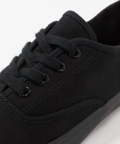 Prix Raisonnable Pier One UNISEX - Baskets basses baskets & sneakers rond homme -magasin Pier One 0e73e83cbdfb4078a6924ab52508f21f