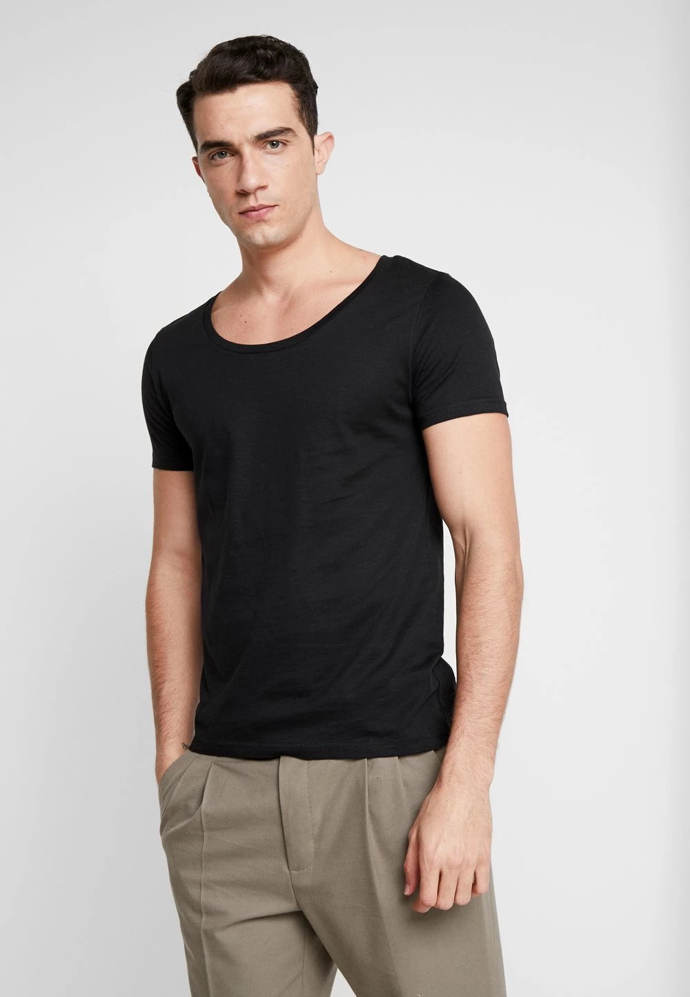 Pier One Prix Préférentiel T-shirt basique t-shirts encolure large ronde homme 3 Pier One Prix Préférentiel T-shirt basique t-shirts encolure large ronde homme