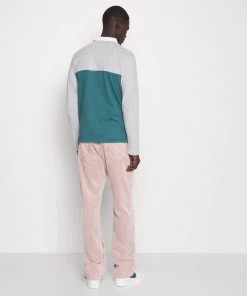 Se Vend Bas Prix Pier One T-shirt à manches longues t-shirts & polos col contrastant homme -magasin Pier One 138add3618a34106a26e5bb25d3e3b01