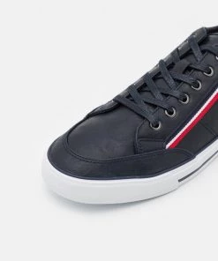 Prix Bradés Pier One Baskets basses sneakers rond homme -magasin Pier One 145e36e3a1904cb382f7cc335226db94