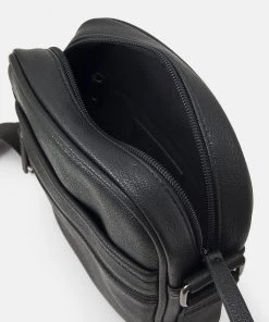 Pier One Prix d’Amis Sac bandoulière sacs compartiment pour téléphone portable homme 8 Pier One Prix d’Amis Sac bandoulière sacs compartiment pour téléphone portable homme -magasin Pier One 15d625c4844645738e31e4db9faa3e28