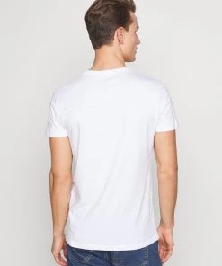 50% Off De Vente Pier One 5 PACK - T-shirt basique t-shirts & polos col en v homme -magasin Pier One 1668a615b94040369308c97efdb1bcb6