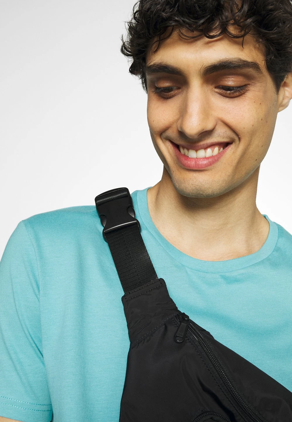 Prix Bradés Pier One 2 PACK - T-shirt basique t-shirts col rond homme 7 Prix Bradés Pier One 2 PACK - T-shirt basique t-shirts col rond homme – Image 5