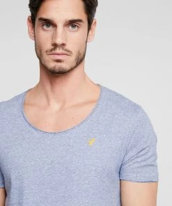 Pier One T-shirt imprimé Prix d’Amis t-shirts encolure large ronde homme 12 Pier One T-shirt imprimé Prix d’Amis t-shirts encolure large ronde homme -magasin Pier One 18bbc288384549d19fdf4425f4c08c12