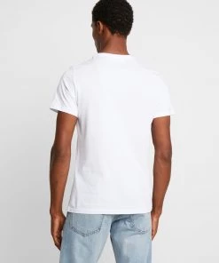 Pier One T-shirt imprimé Meilleur Prix Garanti t-shirts col rond homme 11 Pier One T-shirt imprimé Meilleur Prix Garanti t-shirts col rond homme -magasin Pier One 192939983d924d9487bf0547b2d78aab