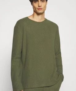 Prix Cassé Pier One RIBBED LOUNGE TOP - Haut de pyjama pyjamas col rond homme 13 Prix Cassé Pier One RIBBED LOUNGE TOP - Haut de pyjama pyjamas col rond homme -magasin Pier One 19739ef198264f6690b1a9cd381069a8