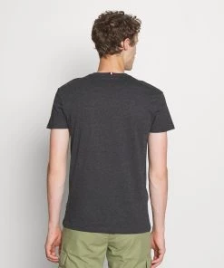 Pier One T-shirt basique Soldes En Ligne t-shirts col rond homme -magasin Pier One 1a15788ef70f4cbc8522a5a02be8850f