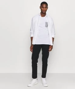 Pier One T-shirt imprimé Prix Sacrifiés t-shirts col rond homme 9 Pier One T-shirt imprimé Prix Sacrifiés t-shirts col rond homme -magasin Pier One 1d878366b9d64b15a2972aceec8aabb1