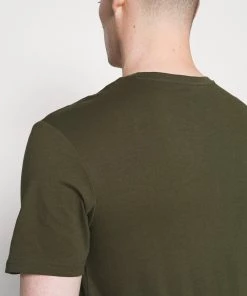 Pier One 2 PACK - T-shirt imprimé Prix Réduit t-shirts col rond homme -magasin Pier One 1f3163549a724d8088f4eb7a08f57722