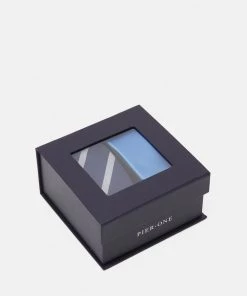 Rabais Pier One 2 PACK - Cravate cravates et accessoires de costume homme homme 11 Rabais Pier One 2 PACK - Cravate cravates et accessoires de costume homme homme -magasin Pier One 1f769731f15f4d229c237a2af8940388