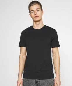 Pier One 5 PACK - T-shirt basique Prix Sacrifiés t-shirts col rond homme -magasin Pier One 29ab074609fb45b889f176cee10cdc10