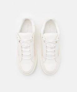 Pier One Baskets basses Bas Prix sneakers rond homme -magasin Pier One 2c91764f4ac14ce3aa2601594068add7