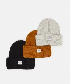 Pier One 3 PACK UNISEX - Bonnet Prix Légers casquettes, bonnets et chapeaux couleur unie -magasin Pier One 2d6318a6827f4602bdf8430dde68af4b 1