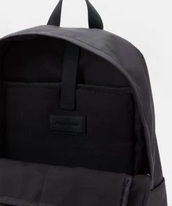 Pier One UNISEX - Sac à dos Petit Prix sacs compartiment pour pc portable -magasin Pier One 2df2f20abba04c7aa1969d2db1cd10e7