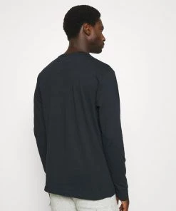 Pier One En promotion 2 PACK - T-shirt à manches longues t-shirts & polos col rond homme -magasin Pier One 2dfcdb71d0ff4d5c88a658be98fcb969