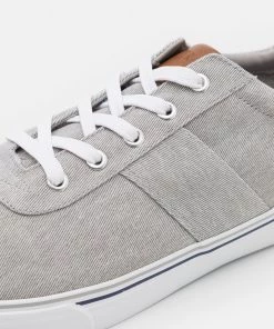 Prix Dégriffé Pier One UNISEX - Baskets basses sneakers rond -magasin Pier One 2e0cedbb4d1843158a19df3c1e803cbd