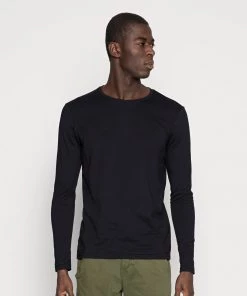 Pier One 2 PACK - T-shirt à manches longues Prix Allégé t-shirts & polos col rond homme -magasin Pier One 2f41ccef57914679b17b14344db5ed6f