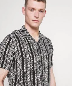 Pier One Chemise 50% Off De Vente chemises col revers homme -magasin Pier One 2f81649551aa42c6aa720a4f1ffc0b32