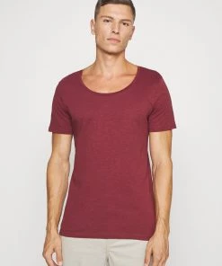 Pier One T-shirt basique Assurance De l’Authenticité t-shirts encolure large ronde homme -magasin Pier One 3097f1aa44834ff18c2f1f95dd4876a2 2