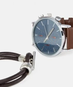 Prix Sacrifiés Pier One SET - Montre montres et bijoux boucle ardillon homme -magasin Pier One 328b9888b2174c7e8e11835c02c3bdbe