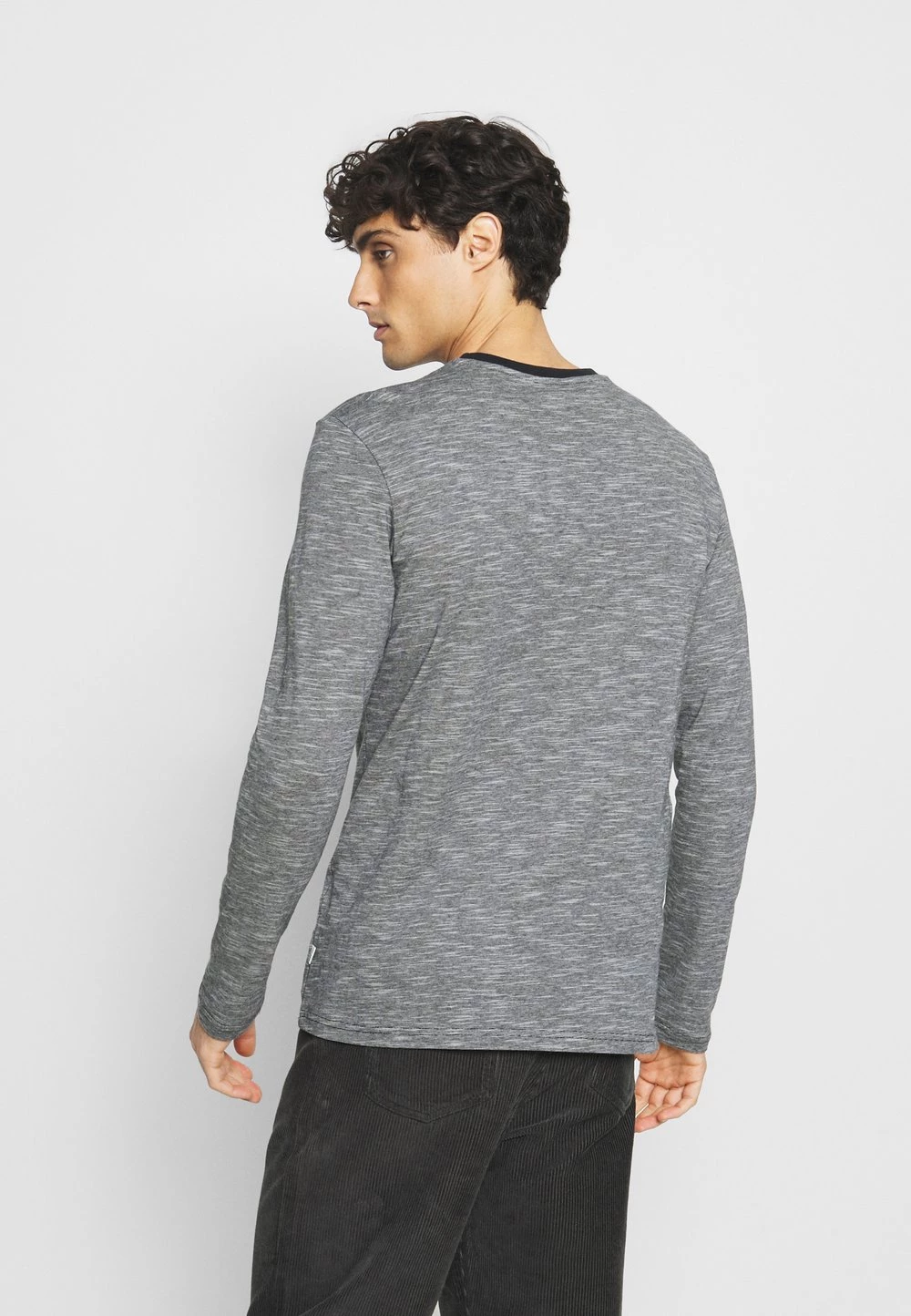 Prix Incroyables Pier One T-shirt à manches longues t-shirts col rond homme 5 Prix Incroyables Pier One T-shirt à manches longues t-shirts col rond homme – Image 3