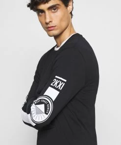 Pier One Prix Gelé T-shirt à manches longues t-shirts col rond homme 12 Pier One Prix Gelé T-shirt à manches longues t-shirts col rond homme -magasin Pier One 35cae1d4e4114fa685d5115b86d44f7f