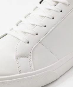 Rabais Pier One UNISEX - Baskets basses baskets & sneakers rond homme -magasin Pier One 387137281b2946528616da28caefb469