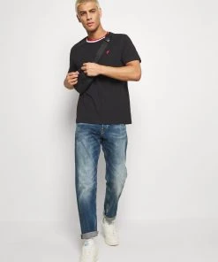 Prix Discount Pier One T-shirt basique t-shirts & polos col rond homme 11 Prix Discount Pier One T-shirt basique t-shirts & polos col rond homme -magasin Pier One 3934dbecd680490f8361f7924c43a8e0