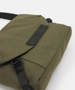 Pier One Prix Incroyables Sac bandoulière sacs compartiment pour téléphone portable homme 9 Pier One Prix Incroyables Sac bandoulière sacs compartiment pour téléphone portable homme -magasin Pier One 3c1824b932c94a56a72a64ab013674e7