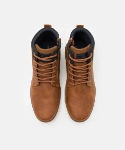 Pier One Baskets montantes Prix Malin baskets & sneakers rond homme -magasin Pier One 3de1bf4946344e27b9ccb853c73e9b73