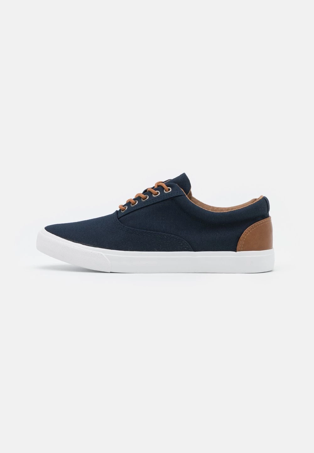 Pier One Vendre-Réclame Baskets basses baskets & sneakers rond homme 10 Pier One Vendre-Réclame Baskets basses baskets & sneakers rond homme – Image 8