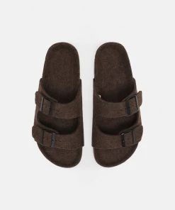 Pier One Prix Cassé UNISEX - Mules sandales et tongs ouvert -magasin Pier One 4216c41fec8b4218a8e260c4754af130