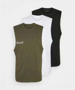 Pier One 3 PACK - Débardeur Prix De Lancement t-shirts col rond homme 18 Pier One 3 PACK - Débardeur Prix De Lancement t-shirts col rond homme -magasin Pier One 42d7ecd4135645fca47e4b8434a9c048