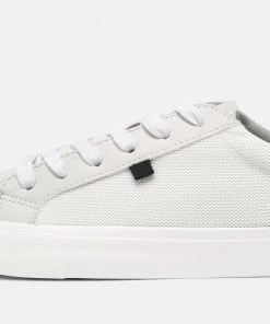 Prix Aimable Pier One Baskets basses sneakers rond unisex -magasin Pier One 42e0b169d91742069fb019d5346809f3