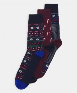 En Remise Pier One XMAS GIFT BOX 3 PACK - Chaussettes sous-vêtements & chaussettes chiné homme -magasin Pier One 43ef96180f1f4cde8bf712b75f0eca23 2
