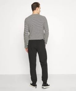Pier One Pantalon de survêtement Prix Distinctifs pantalons normale homme 11 Pier One Pantalon de survêtement Prix Distinctifs pantalons normale homme -magasin Pier One 45516dbcd27a459b93ffebad6bce5c78