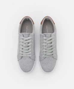 Pier One UNISEX - Baskets basses Assurance De l’Authenticité baskets & sneakers rond -magasin Pier One 45699403c62842f98a787a385788acb9