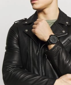 Pier One Montre Qualité garantie 100% montres et bijoux boucle ardillon homme