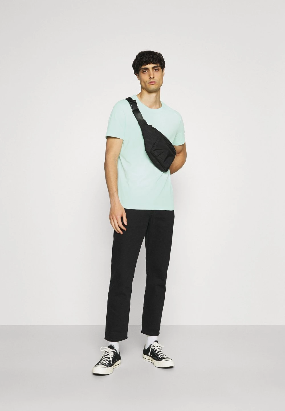 Pier One 5 PACK - T-shirt basique Un Tarif Préférentiel t-shirts col rond homme 3 Pier One 5 PACK - T-shirt basique Un Tarif Préférentiel t-shirts col rond homme