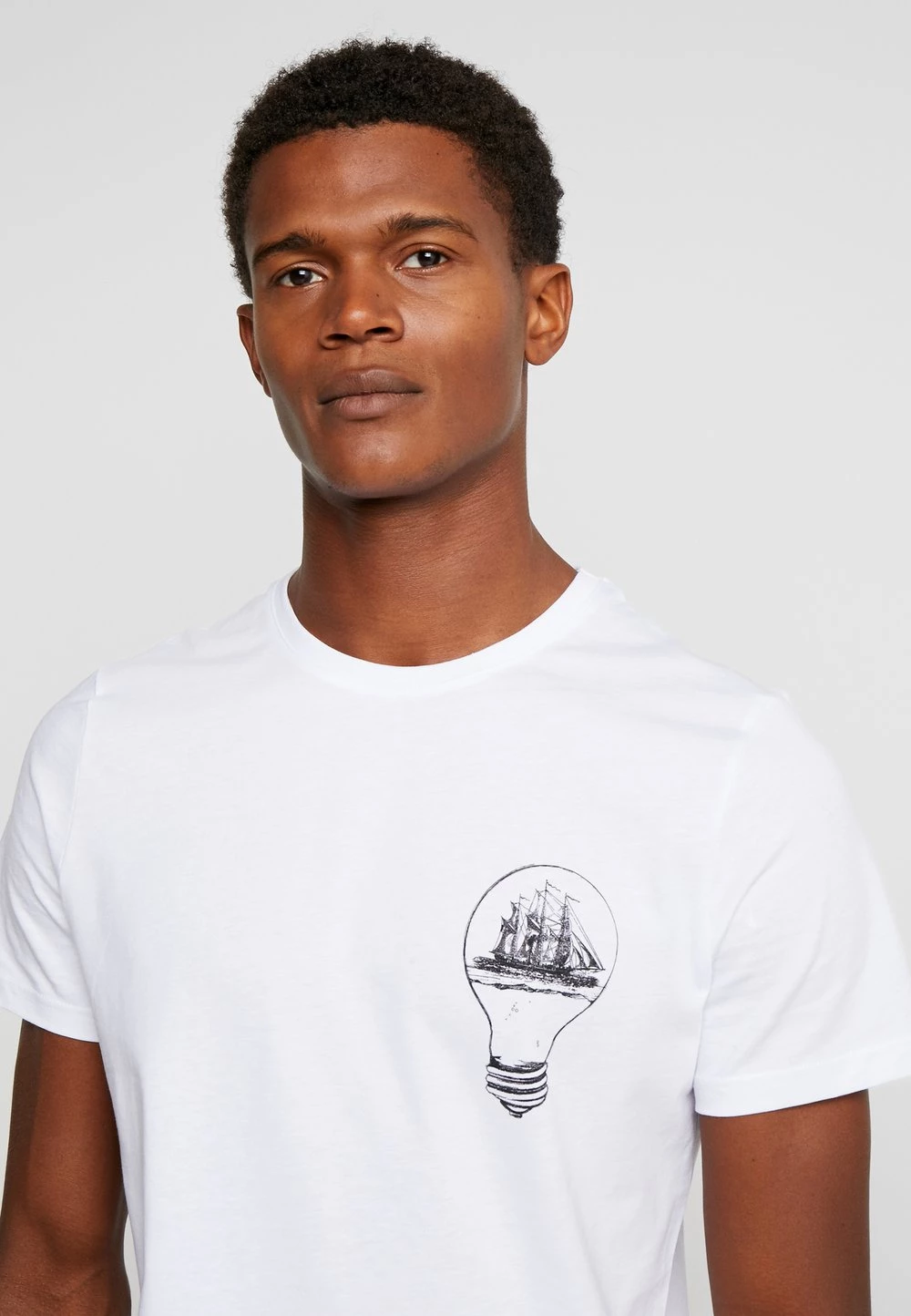 Pier One T-shirt imprimé Meilleur Prix Garanti t-shirts col rond homme 6 Pier One T-shirt imprimé Meilleur Prix Garanti t-shirts col rond homme – Image 4