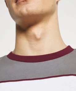 Pier One T-shirt imprimé Prix Acceptable t-shirts col rond homme -magasin Pier One 4d212b821f5d4f6baacd494a2aa6e98f