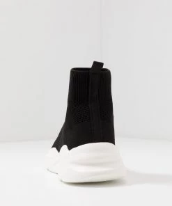 Pier One Baskets montantes Discount En Ligne baskets & sneakers rond homme -magasin Pier One 4d86e72b96044e67b169aa825fe057aa